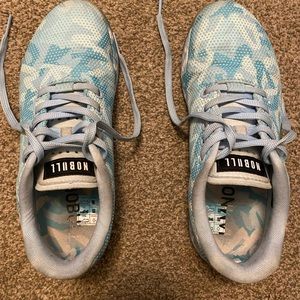 No Bull trainers women’s size 8